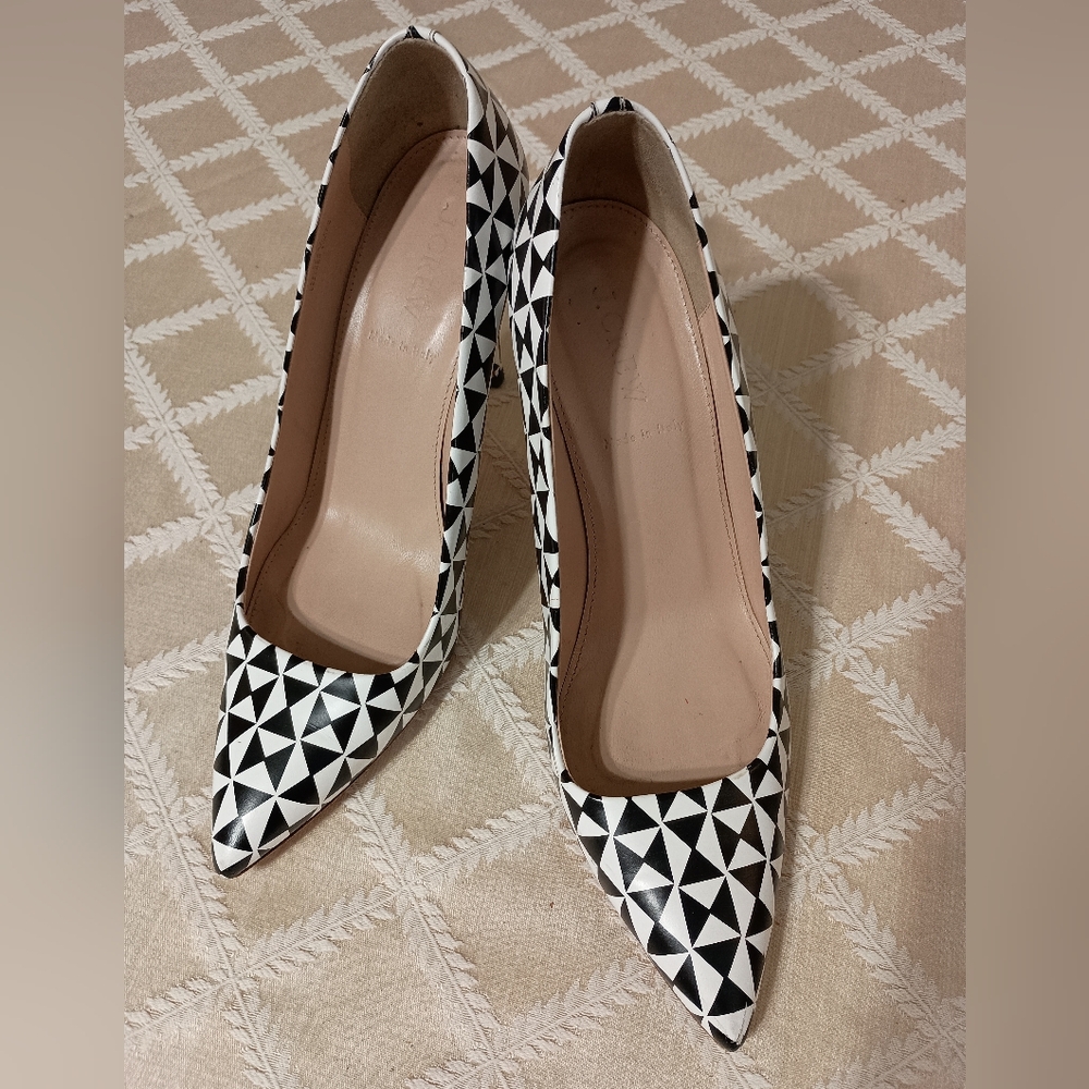J. Crew, Geometric Pumps. Size 8.5
